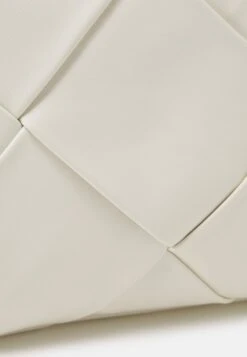 Even&Odd Clutch - Off-White 9 Even&Odd Clutch - Off-White -Moda Ropa Tienda 07e74e27ea1244a38a75d2aef8d65aa0