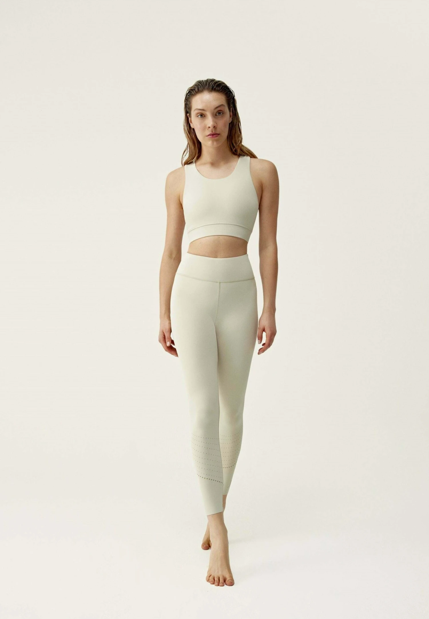 Born Living Yoga Selma - Medias - Beige 2 Born Living Yoga Selma - Medias - Beige - Imagen 2