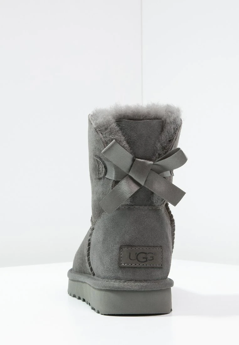 Ugg Mini Bailey Bow - Botines - Grey 5 Ugg Mini Bailey Bow - Botines - Grey - Imagen 5