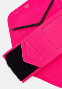 Nike Performance Lean Arm Band - Otros Accesorios - Hyper Pink -Moda Ropa Tienda fdfa79555e7745ca97f5ed73b995e3ef